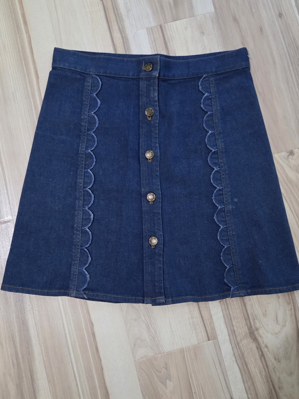 Draper James Scalloped-Panel Button Front Denim Skirt - Blue